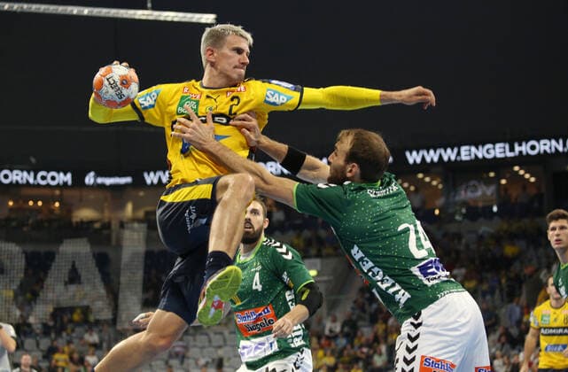 Handball, DHB-Pokal: Rhein-Neckar-Löwen - FrischAuf Göppingen, Achtelfinale am 02.10.2019, Saison 2019 20, ZmdZ, göppingen, pokal, loewen, Andy Schmid (2, Rhein Neckar Löwen) gegen Marcel Schiller (24, Goeppingen), Rhein-Neckar-Löwen - FrischAuf Goeppingen