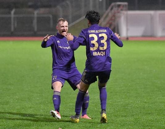 Fussball, Herren, Saison 2019 2020, NOFV-Oberliga Nord (8. Spieltag), Tennis Borussia - Ludwigsfelder FC (9:0), Nils Göwecke (TeBe, Tennis Borussia), Daoud Iraqi (TeBe, Tennis Borussia), Jubel nach Tor zum 2:0, 04.10. 2019, Copyright: xMatthiasxKochx