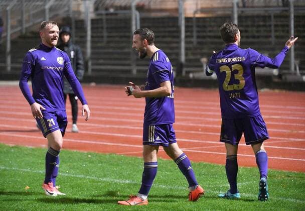 Fussball, Herren, Saison 2019 2020, NOFV-Oberliga Nord (8. Spieltag), Tennis Borussia - Ludwigsfelder FC (9:0), v. l. Nils Göwecke (TeBe, Tennis Borussia), Fatlum Elezi (TeBe, Tennis Borussia), Nico Matt (TeBe, Tennis Borussia), Jubel nach Tor zum 3:0, 04.10. 2019, Copyright: xMatthiasxKochx