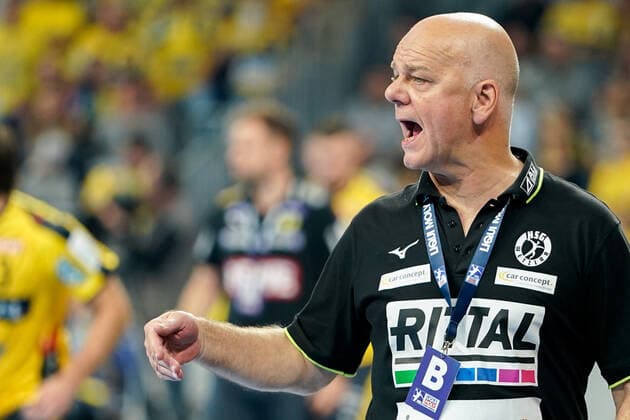 Kai Wandschneider (Trainer, Cheftrainer, HSG Wetzlar), gibt Anweisungen, gestikuliert, mit den Armen gestikulieren, gives instructions, gesticulate, Einzelbild, Aktion, Action, 06.10.2019, Mannheim, Handball, Bundesliga, Rhein-Neckar Löwen - HSG Wetzlar