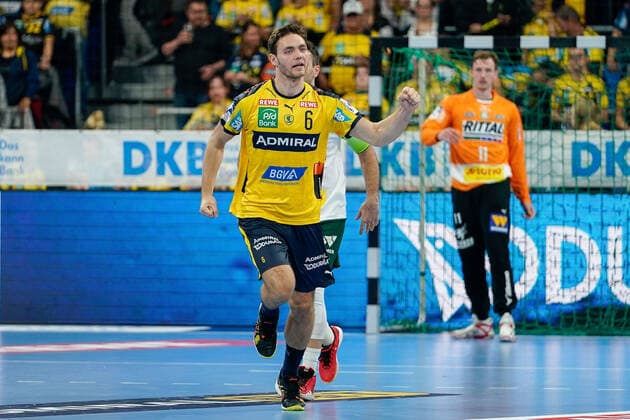 Torschütze Niclas Kirkelokke (Kirkelökke, RNL, 6), jubelt über ein Tor, Jubel, Torjubel, Torerfolg, celebrate the goal, goal, celebration, Jubel ueber das Tor, optimistisch, Spielszene, Highlight, Einzelbild, Action, Aktion, 06.10.2019, Mannheim, Handball, Bundesliga, Rhein-Neckar Löwen - HSG Wetzlar