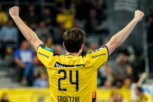 Patrick Groetzki (RNL, 24), jubelt über ein Tor, Jubel, Torjubel, Torerfolg, celebrate the goal, goal, celebration, Jubel ueber das Tor, optimistisch, Spielszene, Highlight, Einzelbild, Action, Aktion, 06.10.2019, Mannheim, Handball, Bundesliga, Rhein-Neckar Löwen - HSG Wetzlar