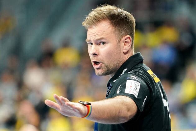 Kristjan Andresson (Trainer, Cheftrainer, RNL), gibt Anweisungen, gestikuliert, mit den Armen gestikulieren, gives instructions, gesticulate, Einzelbild, Aktion, Action, 06.10.2019, Mannheim, Handball, Bundesliga, Rhein-Neckar Löwen - HSG Wetzlar