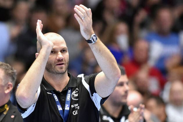 Jubel, Freude bei Heiko Grimm (Trainer MT Melsungen) nach dem Sieg , GER, MT Melsungen - TSV Hannover-Burgdorf, Handball, 1. Bundesliga Maenner, 06.10.2019, GER, MT Melsungen - TSV Hannover-Burgdorf, Handball, 1. Liga Maenner, 06.10.2019 Kassel Copyright: xEIBNER RolandxSippelx EP_RSL