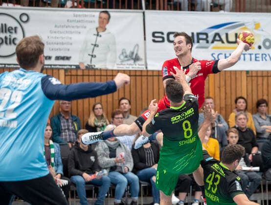 Deutschland, Würzburg, s.Oliver Arena, 11.10.2019, Handball, 2. Bundesliga, DJK Rimpar Wölfe - SG BBM Bietigheim Bild: v. l. Torwart Max Brustmann (DJK Rimpar Wölfe, 22), Dominik Schömig (DJK Rimpar Wölfe, 8), Dominik Claus (SG BBM Bietigheim), Benedikt Brielmeier (DJK Rimpar Wölfe, 43) Copyright: HMBxMedia xHeikoxBecker