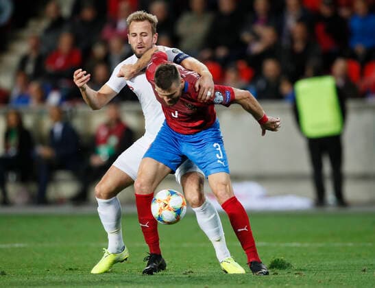 Harry Kane of England tussles with Ondfej Celustka of Czech Republic during the UEFA EURO, EM, Europameisterschaft,Fussball 2020 Qualifying match at the Sinobo Stadium, Prague. Picture date: 11th October 2019. Picture credit should read: David Klein Sportimage EDITORIAL USE ONLY. No use with unauthorised audio, video, data, fixture lists, club league logos or live services. Online in-match use limited to 120 images, no video emulation. No use in betting, games or single club league player publications. SPI-0252-0093