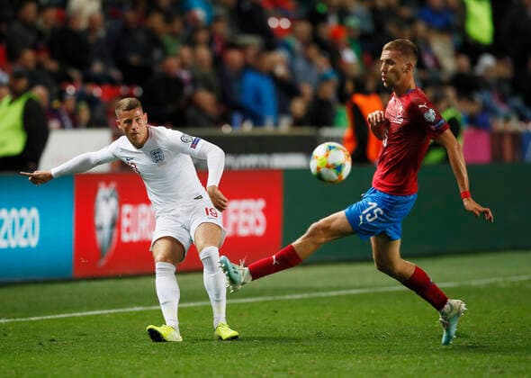 Ross Barkley of England crosses during the UEFA EURO, EM, Europameisterschaft,Fussball 2020 Qualifying match at the Sinobo Stadium, Prague. Picture date: 11th October 2019. Picture credit should read: David Klein Sportimage EDITORIAL USE ONLY. No use with unauthorised audio, video, data, fixture lists, club league logos or live services. Online in-match use limited to 120 images, no video emulation. No use in betting, games or single club league player publications. SPI-0252-0100