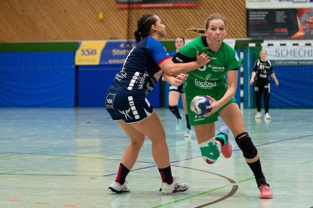 v.li. Carolin Tuc (SG H2Ku Herrenberg Kuties 07), Diana Sabljak (SG 09 Kirchhof 15), SG H2Ku Herrenberg vs. SG 09 Kirchhof, Handball, 2.Bundesliga, Frauen, HBF, Saison 19 20, GER, 12.10.2019, SG H2Ku Herrenberg vs. SG 09 Kirchhof, Handball, 2.Bundesliga, Frauen, HBF, Saison 19 20, GER, 12.10.2019 Herrenberg Copyright: xEIBNER WolfgangxFrankx EP_WFK