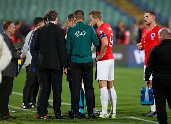 Harry Kane of England has words with the UEFA Officials during the UEFA EURO, EM, Europameisterschaft,Fussball 2020 Qualifying match at the Vasil Levski National Stadium, Sofia. Picture date: 14th October 2019. Picture credit should read: David Klein Sportimage EDITORIAL USE ONLY. No use with unauthorised audio, video, data, fixture lists, club league logos or live services. Online in-match use limited to 120 images, no video emulation. No use in betting, games or single club league player publications. SPI-0253-0096