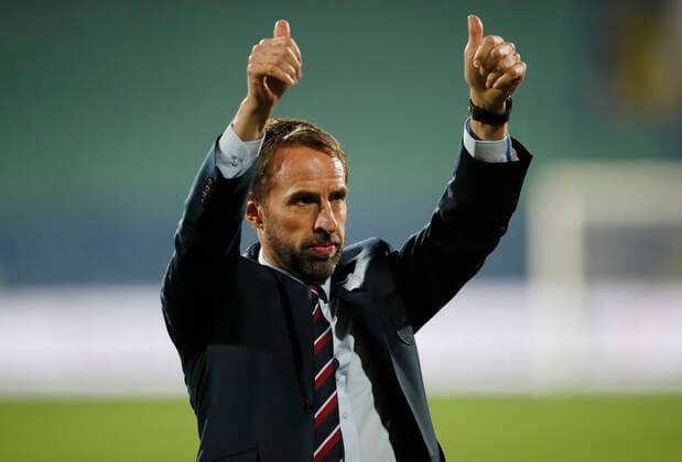 Sport Bilder des Tages Gareth Southgate manager of England message to the fans during the UEFA EURO, EM, Europameisterschaft,Fussball 2020 Qualifying match at the Vasil Levski National Stadium, Sofia. Picture date: 14th October 2019. Picture credit should read: David Klein Sportimage EDITORIAL USE ONLY. No use with unauthorised audio, video, data, fixture lists, club league logos or live services. Online in-match use limited to 120 images, no video emulation. No use in betting, games or single club league player publications. SPI-0253-0156