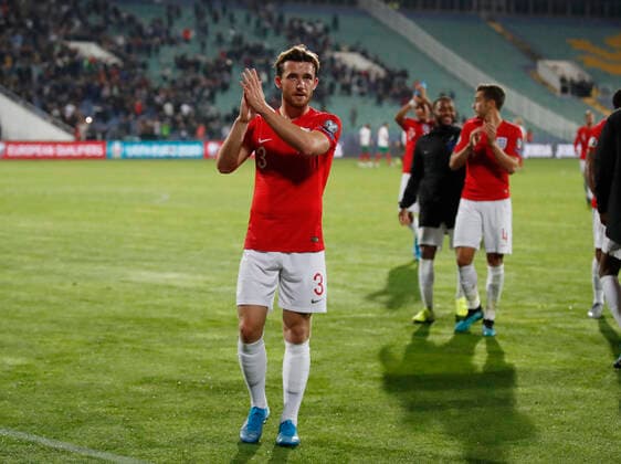Sport Bilder des Tages Ben Chilwell of England applauds the fans during the UEFA EURO, EM, Europameisterschaft,Fussball 2020 Qualifying match at the Vasil Levski National Stadium, Sofia. Picture date: 14th October 2019. Picture credit should read: David Klein Sportimage EDITORIAL USE ONLY. No use with unauthorised audio, video, data, fixture lists, club league logos or live services. Online in-match use limited to 120 images, no video emulation. No use in betting, games or single club league player publications. SPI-0253-0161