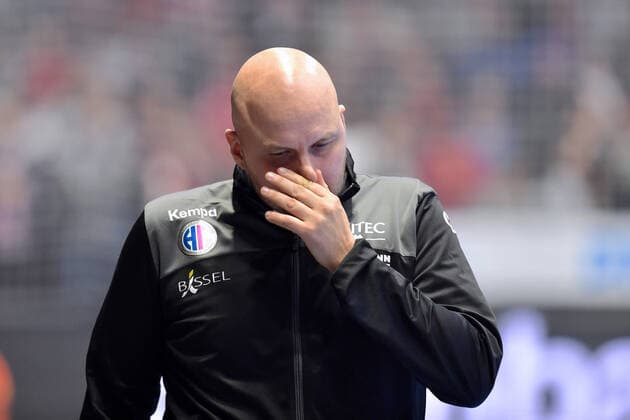 Adalsteinn Eyjolfsson (Trainer HC Erlangen) enttaeuscht, frustriert, Emotion , GER, MT Melsungen - HC Erlangen, Handball, 1. Bundesliga Maenner, 17.10.2019, GER, MT Melsungen - HC Erlangen, Handball, 1. Bundesliga Maenner Melsungen Copyright: xEIBNER RolandxSippelx EP_RSL