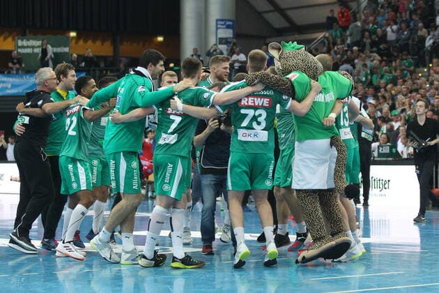 SC DHfK Leipzig vs. TBV Lemgo Lippe, Liqui Moly HBL, 17.10.19 Handball, 1. Bundesliga, Saison 2019 2020, 10. Spieltag: SC DHfK Leipzig vs. TBV Lemgo Lippe am 17.10.19 in der Arena Leipzig. Im Bild: DHfK, Team, Mannschaft, Jubel, Sieg, Kreis Copyright: xBEAUTIFULxSPORTS JanxKaeferx