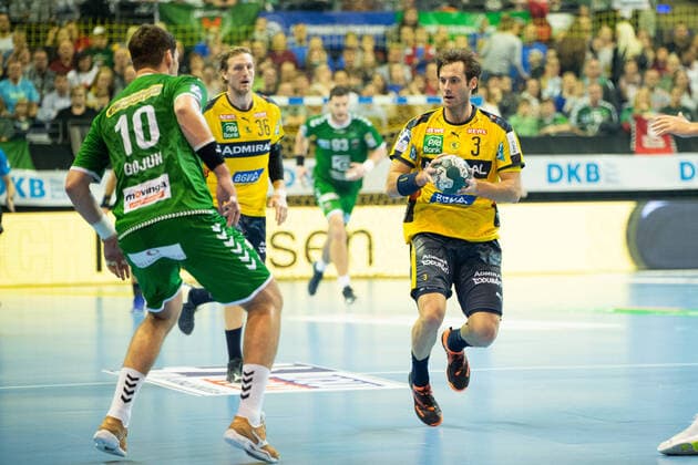 v.l. Jakov Gojun 10 - Fuechse, Jesper Nielsen - RN Loewen, Uwe Gensheimer - RN Loewen, Fuechse Berlin vs RN Loewen, 03.11.19, GER, Berlin, 03.11.19, HBL, Fuechse Berlin vs RN Loewen, Berlin Copyright: xUwexKoch xEibner-Pressefotox EP_ukh