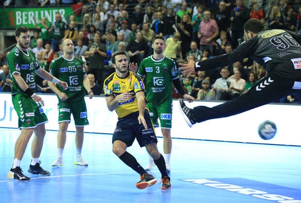 GER, DHB, 1.HBL, FUECHSE BERLIN VS. Rhein-Neckar Loewen 03.11.2019, Max Schmeling Halle, Berlin, GER, DHB, 1.HBL, FUECHSE BERLIN VS. Rhein-Neckar Loewen, DHB regulations prohibit any use of photographs as image sequences and or quasi-video im Bild Mijajlo Marsenic (Fuechse Berlin 93), Paul Drux (Fuechse Berlin 95), Fabian Wiede (Fuechse Berlin 3), Dejan Milosavljev (Fuechse Berlin 96), Romain Lagarde (Rhein-Neckar Loewen 8)
