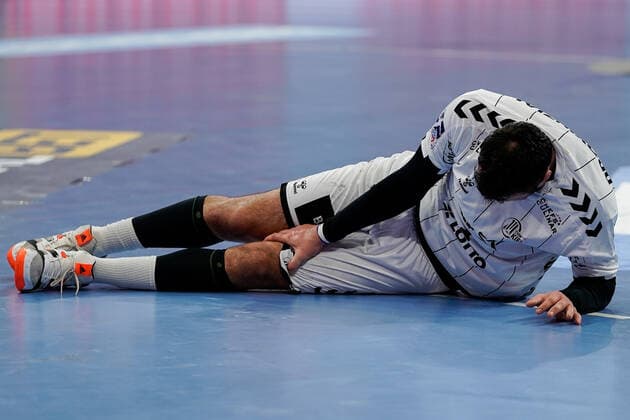 Domagoj Duvnjak (THW, 4), verletzt, Verletzung, Verletzungspause, Action, Aktion, Spielszene, 07.11.2019, Mannheim (Deutschland), Handball, Bundesliga, Rhein-Neckar Löwen - THW Kiel