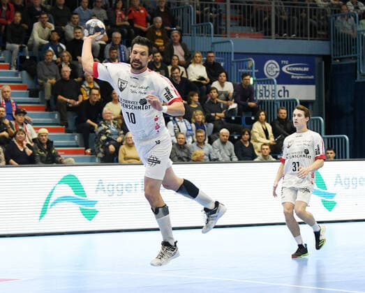 Marijan Basic ( 10 TuS Ferndorf) beim Torwurf,, VfL Gummersbach - TuS Ferndorf, Maenner, 2. Liga, Liqui Moly Handball Bundesliga, 11. Spieltag, 07.11.2019, - VfL Gummersbach - TuS Ferndorf, Handball, Liqui Moly 2. Handball Bundesliga, Maenner, Spielzeit 2019 20 Gummersbach Copyright: xAugstx xEibner-Pressefotox EP_jat