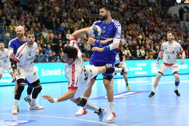Marijan Basic ( 10 TuS Ferndorf) setzt sich erfolgreich durch, VfL Gummersbach - TuS Ferndorf, Maenner, 2. Liga, Liqui Moly Handball Bundesliga, 11. Spieltag, 07.11.2019, - VfL Gummersbach - TuS Ferndorf, Handball, Liqui Moly 2. Handball Bundesliga, Maenner, Spielzeit 2019 20 Gummersbach Copyright: xAugstx xEibner-Pressefotox EP_jat