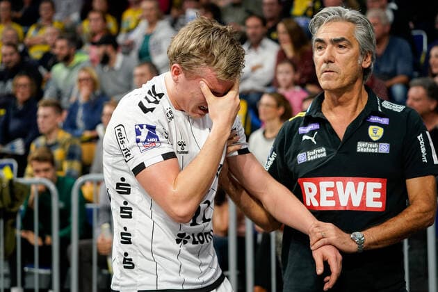 Gisli Thorgeir Kristjansson (THW, 11), verletzt, Verletzung, Verletzungspause, Action, Aktion, Spielszene, enttäuscht schauend, Enttäuschung, Frustration, disappointed, pessimistisch, 07.11.2019, Mannheim (Deutschland), Handball, Bundesliga, Rhein-Neckar Löwen - THW Kiel