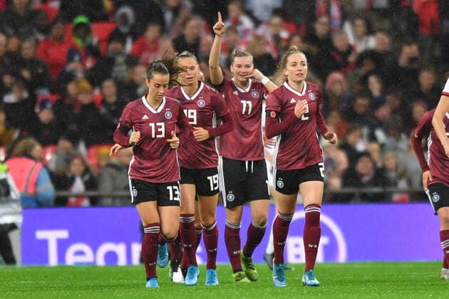 Jubel, Freuen, celebrate, happy, cheer , Goal Celebration Deutschland 0:1 - Torschützin Alexandra Popp (Deutschland, DFB Frauen) (11) in der Mitte, 09.11.2019, London (England), Fussball, Freundschaftsspiel - England - Deutschland