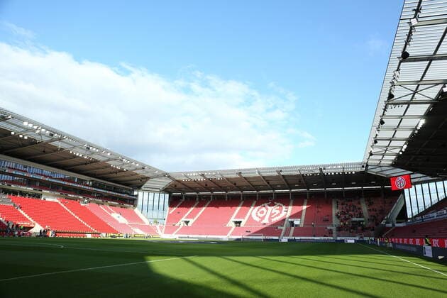 Fußball, Stadiongeschichte 1. FSV Mainz 05 09.11.2019, xcex, GER, Mainz, OPEL Arena, Fussball, 1. Bundesliga, Saison 2019 2020 1. FSV Mainz 05 gegen 1. FC Union Berlin OPEL Arena, Spielfeld, Tribuene, Symbolbild DFL regulations prohibit any use of photographs as image sequences and or quasi-video