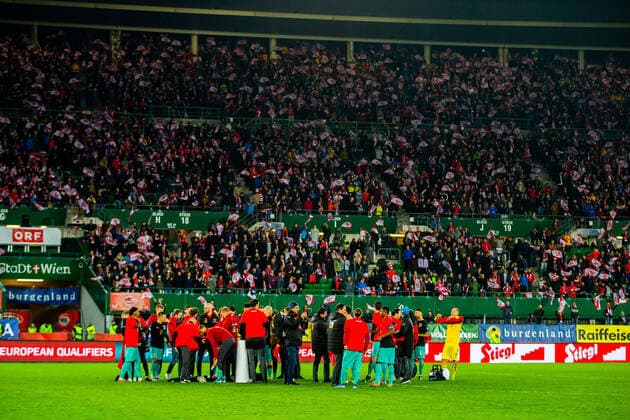 16.11.2019, Ernst Happel-Stadion, Wien, AUT, UEFA EM Qualifikation, Oesterreich vs Nordmazedonien, Gruppe G, im Bild das Team von Oesterreich nach dem Sieg gegen Nordmazedonien during the UEFA European Championship, EM, Europameisterschaft qualification, group G match between Austria and Nordmazedonien at the Ernst Happel-Stadion in Vienna, Austria on 2019 11 16. Wien