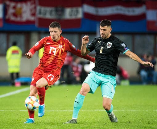 16.11.2019, Ernst Happel-Stadion, Wien, AUT, UEFA EM Qualifikation, Oesterreich vs Nordmazedonien, Gruppe G, im Bild Enis Bardi (MKD) und Aleksandar Dragovic (AUT) during the UEFA European Championship, EM, Europameisterschaft qualification, group G match between Austria and Nordmazedonien at the Ernst Happel-Stadion in Vienna, Austria on 2019 11 16. Wien