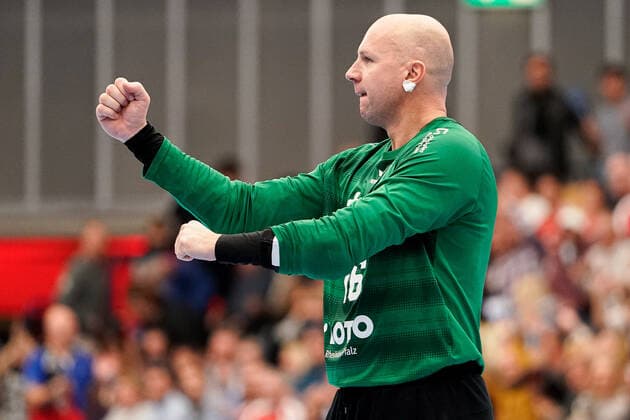 Gorazd Skof (Torwart, Die Eulen, 16), Einzelbild, Jubel, jubeln, jubelt, celebration, Freude, zuversichtlich, optimistisch, Spielszene, Action, Aktion, 17.11.2019, Ludwigshafen am Rhein (Deutschland), Handball, Bundesliga, TSG Ludwigshafen-Friesenheim (Die Eulen) - HSG Nordhorn-Lingen