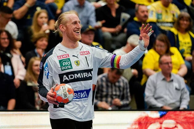 Mikael Alf Appelgren (Torwart, RNL, 1), am Ball, Einzelbild, Aktion, Action, Freude, freundlich, fröhlich, glücklich, strahlend, optimistisch, 20.11.2019, Mannheim (Deutschland), Handball, EHF-Pokal, Rhein-Neckar Löwen - SKA Minsk
