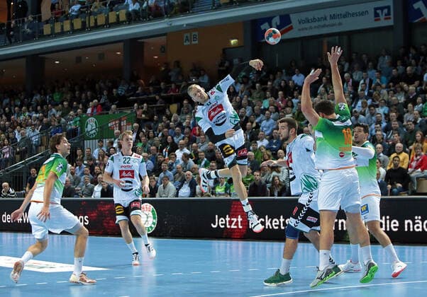 23.11.2019, xovx, Handball Bundesliga, HSG Wetzlar - TSV GWD Minden emspor, Angriff Minden, v.l. Olle Forsell Schefvert (HSG Wetzlar), Marian Michalczik (GWD Minden), Christoffer Rambo (GWD Minden), Lucas Meister (GWD Minden), Nils Torbruegge (HSG Wetzlar), Stefan Cavor (HSG Wetzlar), Aktion . (DFL DFB REGULATIONS PROHIBIT ANY USE OF PHOTOGRAPHS as IMAGE SEQUENCES and or QUASI-VIDEO) Wetzlar