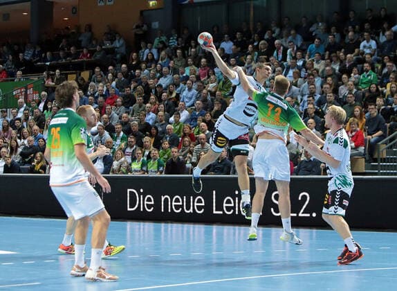 23.11.2019, xovx, Handball Bundesliga, HSG Wetzlar - TSV GWD Minden emspor, Angriff Minden, v.l. Olle Forsell Schefvert (HSG Wetzlar), Stefan Kneer (HSG Wetzlar), Aliaksandr Padshyvalau (GWD Minden), Viggo Kristjansson (HSG Wetzlar), Christoph Reissky (GWD Minden), Aktion . (DFL DFB REGULATIONS PROHIBIT ANY USE OF PHOTOGRAPHS as IMAGE SEQUENCES and or QUASI-VIDEO) Wetzlar