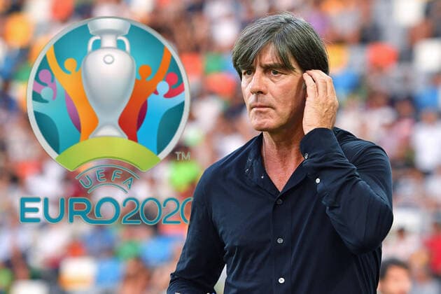 Zur Auslosung der Fussball Euro 2020 am 30.11.2019 in Bukarest FOTOMONTAGE: Bundestrainer Joachim Jogi LOEW,L¦W (GER) vor dem Logo der Euro 2020,EURO 2020,Europameisterschaft, Archivfoto: Bundestrainer Joachim Jogi LOEW,L…W (GER), Gestik, Einzelbild,angeschnittenes Einzelmotiv,Portraet,Portrait,PortrA t. Spanien (ESP)- Deutschland (GER) 2-1, am 30.06.2019 Stadio Friuli Udine. Fussball U-21, FINALE UEFA Under21 Eurpameisterschaft in Italien SanMarino vom 16.-30.06 2019. Â