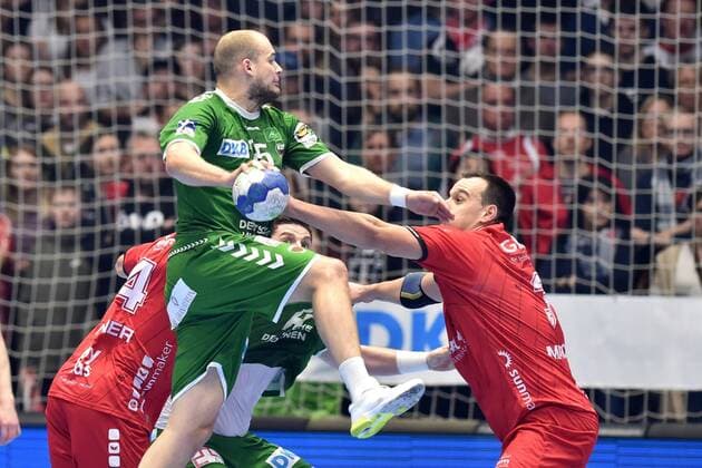 Paul Drux (Fuechse Berlin) (am Ball), Marino Maric (MT Melsungen) (R) , GER, MT Melsungen - Fuechse Berlin, Handball, DHB Pokal, 03.12.2019, GER, MT Melsungen - Fuechse Berlin, Handball, DHB Pokal Maenner, 03.12.2019 Kassel Copyright: xSippel xEibner-Pressefotox EP_rsl