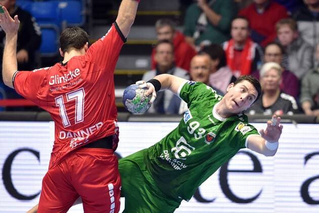 Mijajlo Marsenic (Fuechse Berlin) beim Wurf; Felix Danner (MT Melsungen) (L) , GER, MT Melsungen - Fuechse Berlin, Handball, DHB Pokal, 03.12.2019, GER, MT Melsungen - Fuechse Berlin, Handball, DHB Pokal Maenner, 03.12.2019 Kassel Copyright: xSippel xEibner-Pressefotox EP_rsl