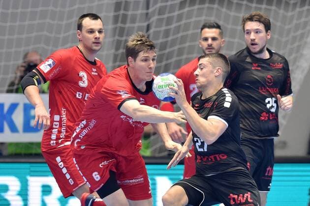 Jerome Mueller (Eulen Ludwigshafen) (am Ball), Finn Lemke (MT Melsungen) (vorne, L), Marino Maric (MT Melsungen) (hinten, L), Dominik Mappes (Eulen Ludwigshafen) (R) , GER, MT Melsungen - Die Eulen Ludwigshafen, Handball, 1. Bundesliga Maenner, 05.12.2019, GER, MT Melsungen - Eulen Ludwigshafen, Handball, 1. Liga Maenner, 05.12.2019 Kassel Copyright: xSippel xEibner-Pressefotox EP_rsl
