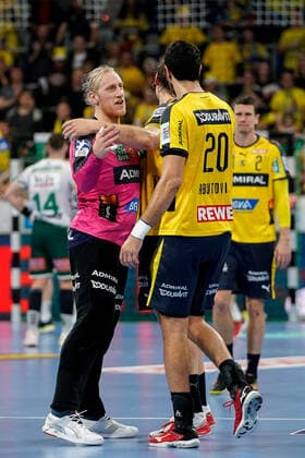 v.li.: Mikael Alf Appelgren (Torwart, RNL, 1), Jesper Nielsen (RNL, 36), Ilija Abutovic (RNL, 20), Jubel nach dem Schlusspfiff, Sieg, Sieger, Gewinner, jubelt, jubeln, Freude, optimistisch, Highlight, Action, Aktion, 08.12.2019, Mannheim (Deutschland), Handball, Bundesliga, Rhein-Neckar Löwen - Frisch Auf! Göppingen