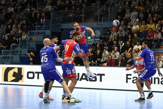 Alexander Saul ( 95 ThSV Eisenach) beim Wurf , VfL Gummersbach - ThSV Eisenach, Maenner, 2. Liga, Liqui Moly Handball Bundesliga, 16. Spieltag, 14.12.2019, - VfL Gummersbach - ThSV Eisenach, Handball, Liqui Moly 2. Handball Bundesliga, Maenner, Spielzeit 2019 20 Gummersbach Copyright: xAugstx xEibner-Pressefotox EP_jat