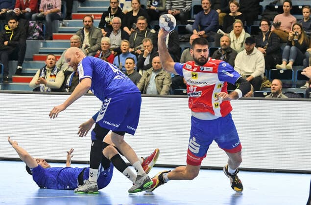 91 Marko Racic ( 91 ThSV Eisenach) setzt sich durch, , VfL Gummersbach - ThSV Eisenach, Maenner, 2. Liga, Liqui Moly Handball Bundesliga, 16. Spieltag, 14.12.2019, - VfL Gummersbach - ThSV Eisenach, Handball, Liqui Moly 2. Handball Bundesliga, Maenner, Spielzeit 2019 20 Gummersbach Copyright: xAugstx xEibner-Pressefotox EP_jat