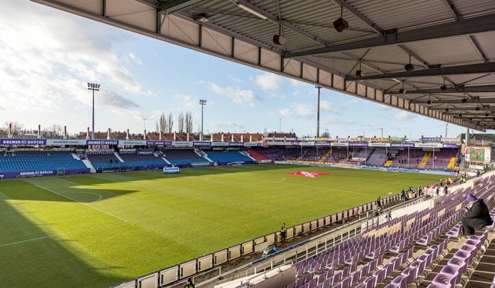 Fußball, Stadiongeschichte VfL Osnabrück Dresdnerr Baris Atik am Ball. 08.12.2019, Fussball, GER, 2. Bundesliga, 2.BL, 16. Spieltag, Saison 2019 20, VfL Osnabrück - SG Dynamo Dresden, Bremer Brücke, VfL Osnabrück vs. SG Dynamo Dresden