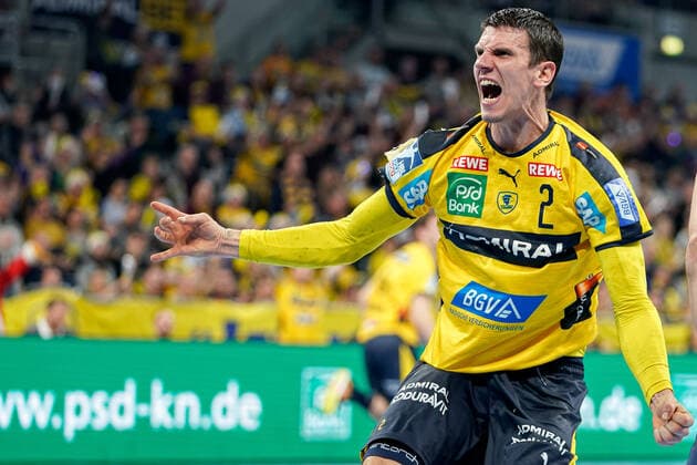 Torschütze Andre Schmid (Andy Schmid, RNL, 2), jubelt über ein Tor, Jubel, Torjubel, Torerfolg, celebrate the goal, goal, celebration, Jubel ueber das Tor, optimistisch, Spielszene, Highlight, Einzelbild, Action, Aktion, 21.12.2019, Mannheim (Deutschland), Handball, Bundesliga, Rhein-Neckar Löwen - SG Flensburg-Handewitt