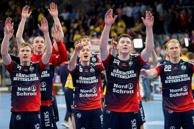 Spieler der SG Flensburg-Handewitt, Jubel nach dem Schlusspfiff, Sieg, Sieger, Gewinner, jubelt, jubeln, Freude, optimistisch, Highlight, Action, Aktion, 21.12.2019, Mannheim (Deutschland), Handball, Bundesliga, Rhein-Neckar Löwen - SG Flensburg-Handewitt