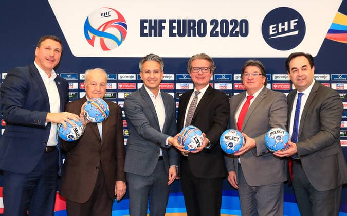 HANDBALL - EHF EURO 2020 GRAZ,AUSTRIA,07.JAN.20 - HANDBALL - EHF European Men s Handball Championship 2020, preview, press conference, PK, Pressekonferenz Image shows Didi Peissl (LOK Graz), vice president Helmut Schebeczek (OEHB), sports councilor Kurt Hohensinner (Graz), member of provincial government of sports Christopher Drexler (Styria), president Frank Dicker (STHV) and manager Armin Egger (MCG Graz). GEPAxpictures xMarioxBuehner