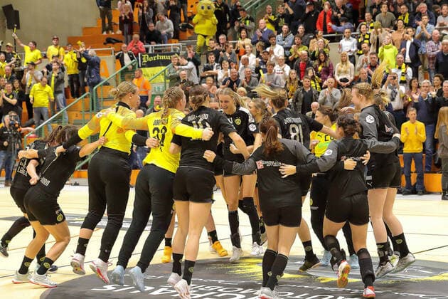 Jubel der Spielerinnen des BVB, BVB Handball vs. SG BBM Bietigheim, Frauen Damen, Handball, DHB-Pokal, 4 Runde, 2019 2020, 08.01.2020, BVB Handball vs. SG BBM Bietigheim, Frauen Damen, Handball, DHB-Pokal, 4 Runde, 2019 2020, 08.01.2020 Dortmund Copyright: xEibner-Pressefotox EP_EER