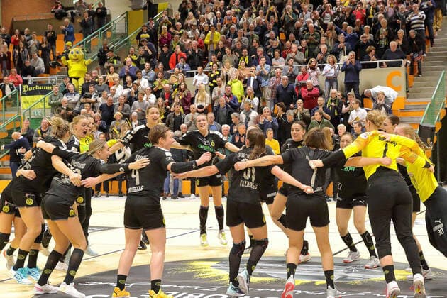 Jubel der Spielerinnen des BVB, BVB Handball vs. SG BBM Bietigheim, Frauen Damen, Handball, DHB-Pokal, 4 Runde, 2019 2020, 08.01.2020, BVB Handball vs. SG BBM Bietigheim, Frauen Damen, Handball, DHB-Pokal, 4 Runde, 2019 2020, 08.01.2020 Dortmund Copyright: xEibner-Pressefotox EP_EER