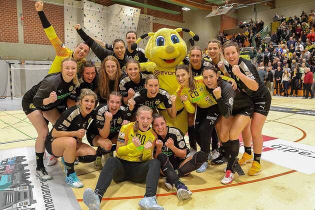 Sport Bilder des Tages Jubel der Spielerinnen des BVB, BVB Handball vs. SG BBM Bietigheim, Frauen Damen, Handball, DHB-Pokal, 4 Runde, 2019 2020, 08.01.2020, BVB Handball vs. SG BBM Bietigheim, Frauen Damen, Handball, DHB-Pokal, 4 Runde, 2019 2020, 08.01.2020 Dortmund Copyright: xEibner-Pressefotox EP_EER