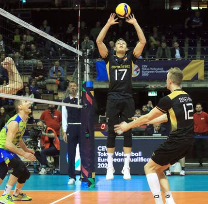 GER, Olympia-Qualifikation, Deutschland VS. Slowenien 07.01.2020, Max Schmeling Halle, Berlin, GER, Olympia-Qualifikation, Deutschland VS. Slowenien, im Bild ZIMMERMANN Jan (GER, Deutschland 17), BREHME Anton (GER, Deutschland 12)