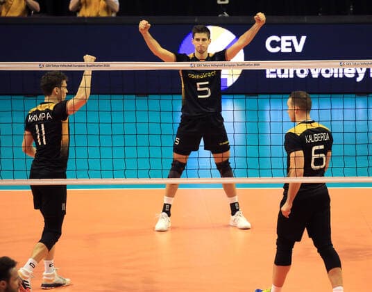 GER, Olympia-Qualifikation, Deutschland VS. Bulgaria 09.01.2020, Max Schmeling Halle, Berlin, GER, Olympia-Qualifikation, Deutschland VS. Slowenien, im Bild REICHERT Moritz (GER, Deutschland 5), KAMPA Lukas (GER, Deutschland 11), KALIBERDA Denys (GER, Deutschland 6)