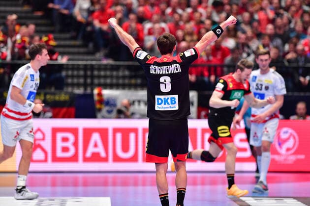 Handball Europameisterschaft Hauptrunde, 20.01.2020, Österreich - Deutschland, Stadthalle, Wien Uwe Gensheimer (Deutschland, 3) bejubelt den verwandelten Siebenmeter von Tobias Reichmann (Deutschland, 9) Tor Jubel Emotionen Erfolg, 20.01.2020, Wien (Österreich), Handball, Turnier, Europameisterschaft 2020
