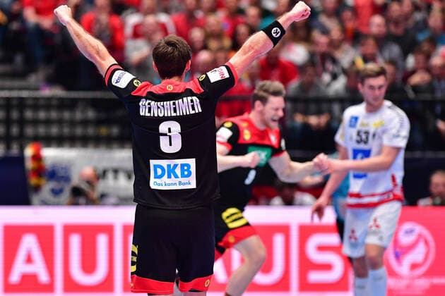 Handball Europameisterschaft Hauptrunde, 20.01.2020, Österreich - Deutschland, Stadthalle, Wien Uwe Gensheimer (Deutschland, 3) bejubelt den verwandelten Siebenmeter von Tobias Reichmann (Deutschland, 9) Tor Jubel Emotionen Erfolg, 20.01.2020, Wien (Österreich), Handball, Turnier, Europameisterschaft 2020