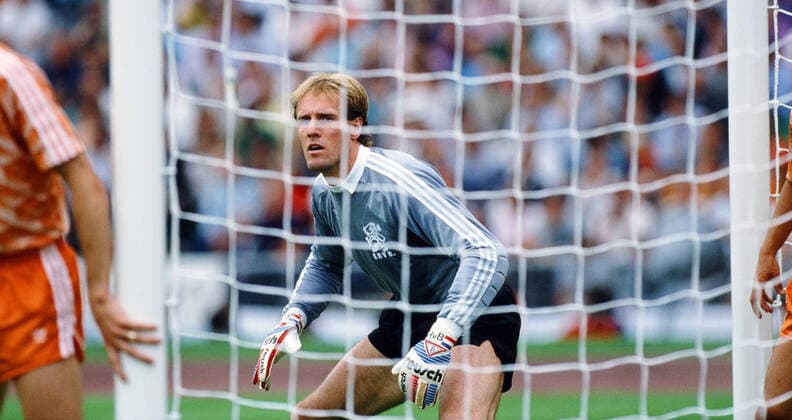 Fußball, EM Finale 1988 in München, Niederlande - Sowjetunion 2:0 UDSSR - Niederlande Deutschland, München, 215.06.1988, Fussball, UEFA EURO, EM, Europameisterschaft,Fussball 1988 in Deutschland, Finale, UDSSR - Niederlande (0:2): Hans van Breukelen (Niederlande).